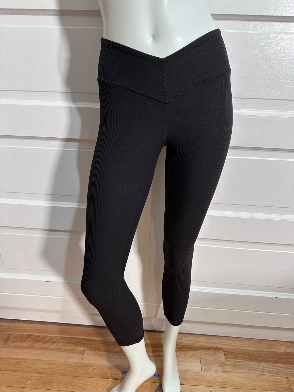 Lululemon V-Waist Yoga Tight 25" *Grid Texture Size 8 Black $128